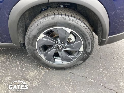 Used 2024 Nissan Rogue SV FWD image 22