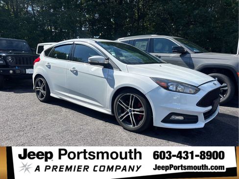 Used 2018 Ford Focus ST FWD image 1
