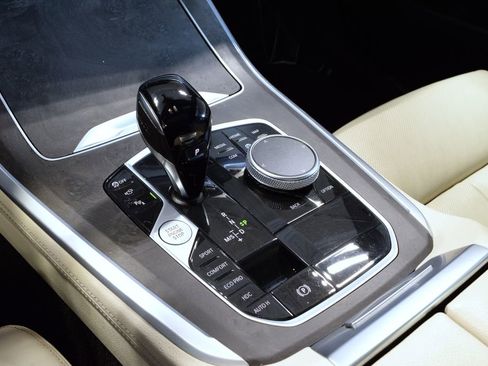 Used 2022 BMW X5 xDrive40i w/ Luxury Seating Package image 25