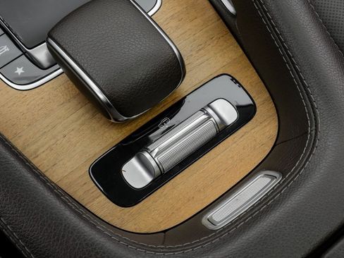 Used 2020 Mercedes-Benz GLE 450 4MATIC image 26