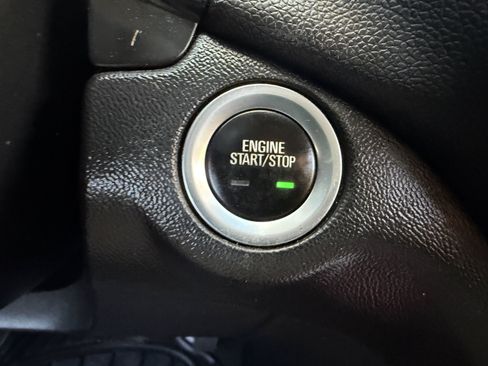 Used 2019 Chevrolet Equinox LT FWD image 36