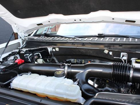 Used 2025 Ford Expedition Active AWD/4WD image 19