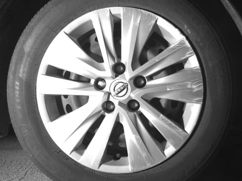 Used 2025 Nissan Sentra S FWD image 13