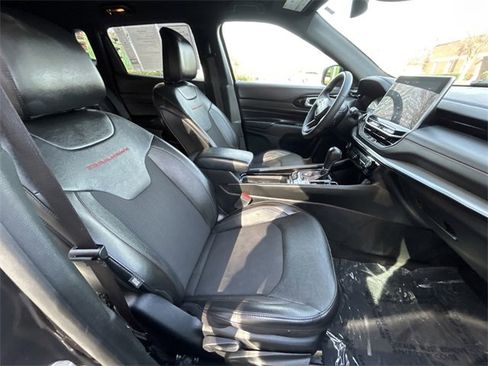 Used 2023 Jeep Compass Trailhawk image 12
