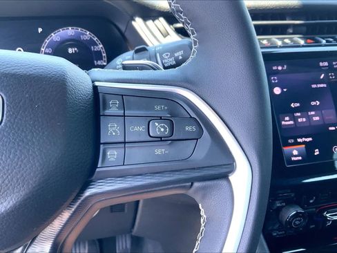 Used 2025 Jeep Grand Cherokee L Laredo w/ Luxury Tech Group I RWD image 25