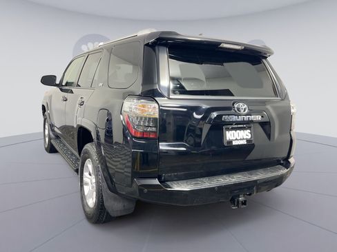 Used 2018 Toyota 4Runner SR5 image 4