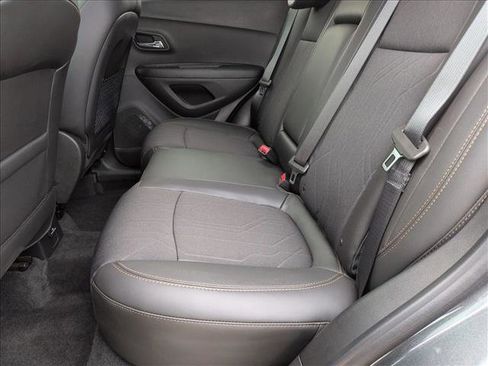 Used 2020 Chevrolet Trax LT w/ Sun & Sound Package AWD/4WD image 18