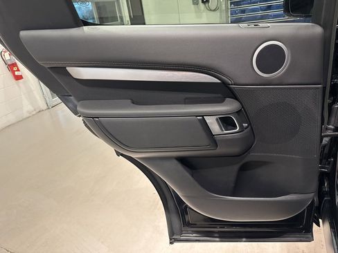 Used 2023 Land Rover Discovery S R-Dynamic image 33