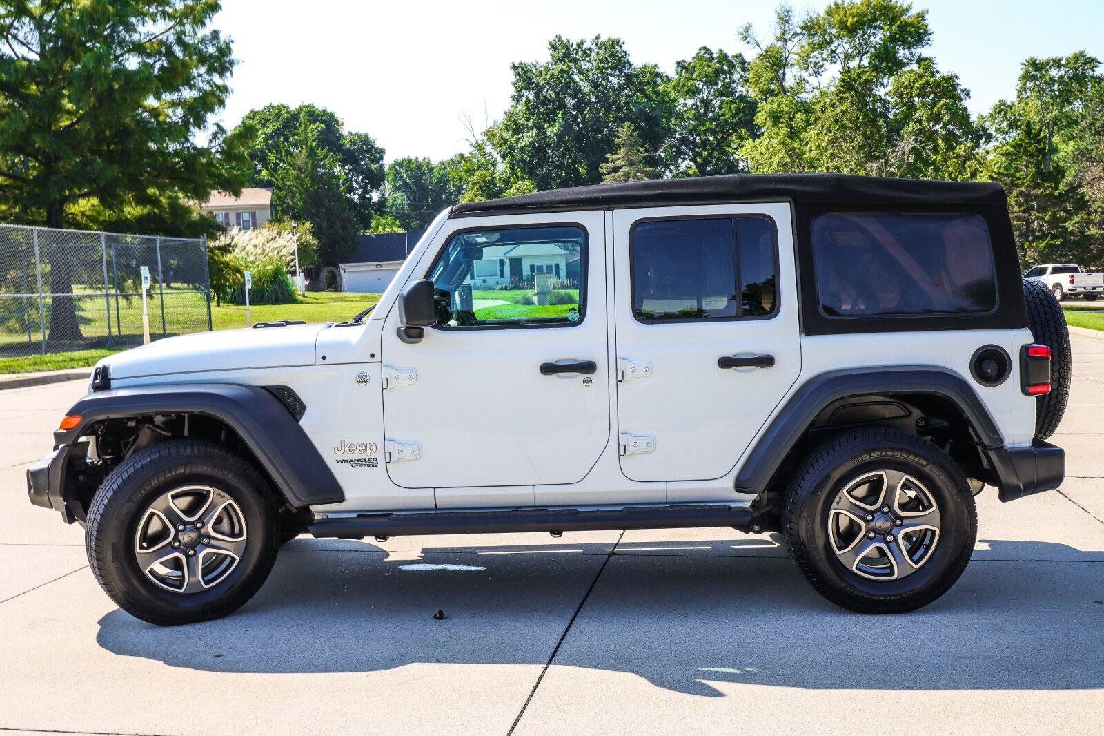 Used 2018 Jeep Wrangler Unlimited Sport S AWD/4WD image 4