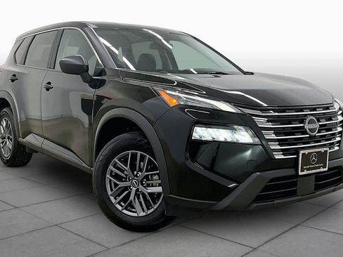 Used 2024 Nissan Rogue S FWD image 3