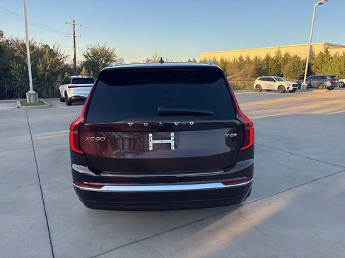 Certified 2025 Volvo XC90 T8 Ultra w/ Lounge Package image 6