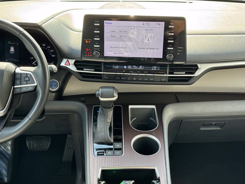 Certified 2023 Toyota Sienna XLE FWD image 21
