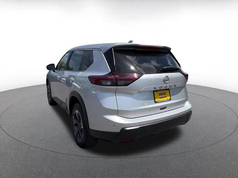 Used 2025 Nissan Rogue SV FWD image 11