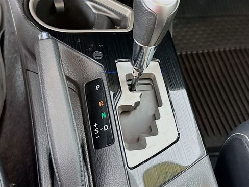 Used 2017 Toyota RAV4 Limited image 22