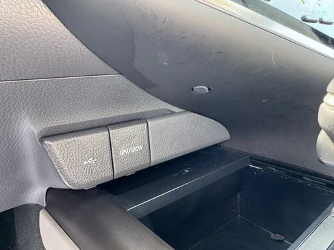 Used 2022 Toyota Camry XLE FWD image 29