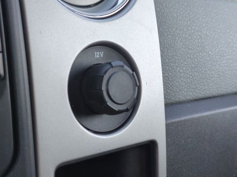 Used 2013 Ford F150 XLT w/ Mid Equipment Group image 29