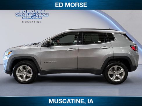 Used 2024 Jeep Compass Latitude AWD/4WD image 2