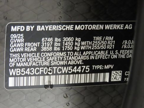Used 2026 BMW iX xDrive45 w/ M Sport Package AWD/4WD image 32