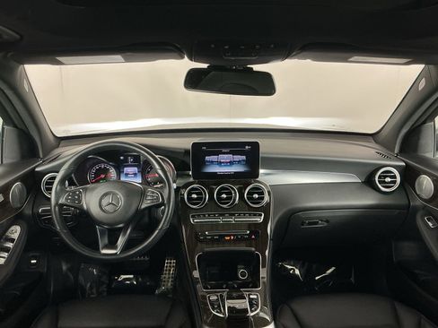 Used 2019 Mercedes-Benz GLC 300 4MATIC image 17