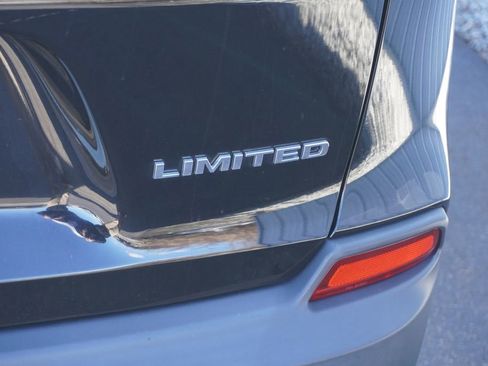 Used 2020 Jeep Cherokee Limited image 8