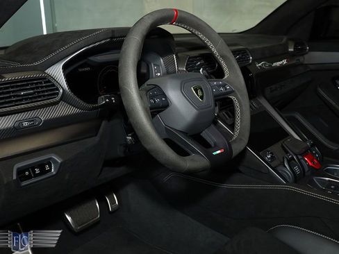 Used 2023 Lamborghini Urus Performante image 26