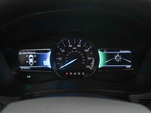 Used 2018 Ford Explorer XLT w/ Equipment Group 202A AWD/4WD image 25
