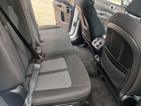 Certified 2023 Kia Sorento LX image 36