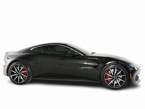Used 2020 Aston Martin V8 Vantage Coupe image 11
