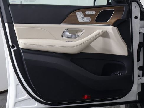 Certified 2025 Mercedes-Benz GLE 450e 4MATIC image 12