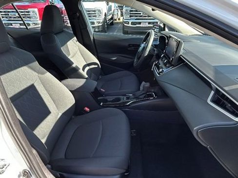 Used 2022 Toyota Corolla LE w/ Carpet Mat Package (TMS) image 10