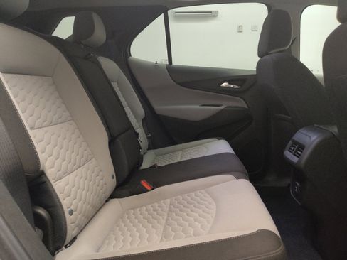 Used 2021 Chevrolet Equinox LS image 19