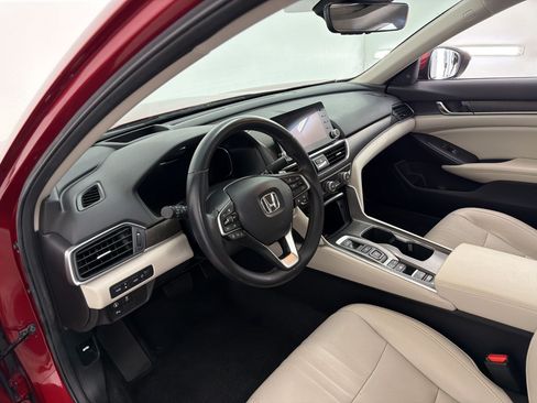 Used 2021 Honda Accord Touring image 4