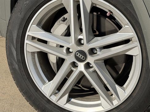 Used 2023 Audi Q5 e Premium Plus w/ Premium Plus Package image 10