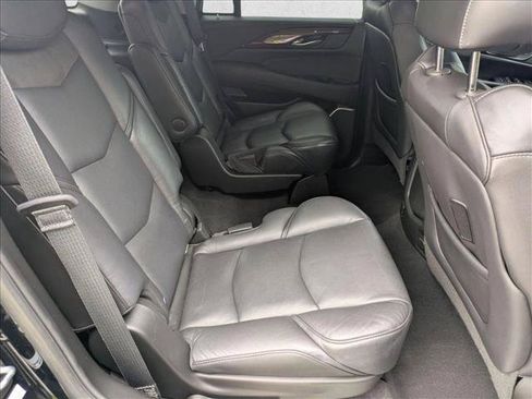 Used 2019 Cadillac Escalade Luxury AWD/4WD image 21