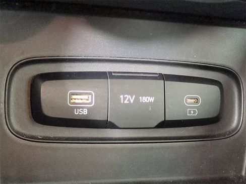 Used 2023 Hyundai Venue SEL w/ Cargo Package image 21