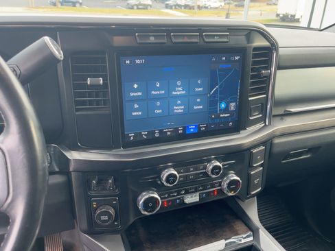 Used 2023 Ford F450 Lariat image 24
