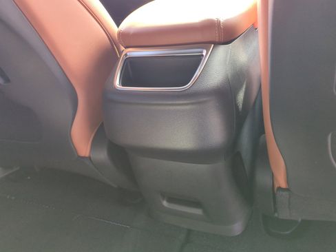 New 2026 Chrysler Pacifica Pinnacle image 32