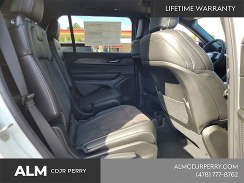 New 2025 Jeep Grand Cherokee L Altitude AWD/4WD image 13