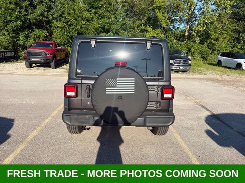 Used 2019 Jeep Wrangler Sport AWD/4WD image 4