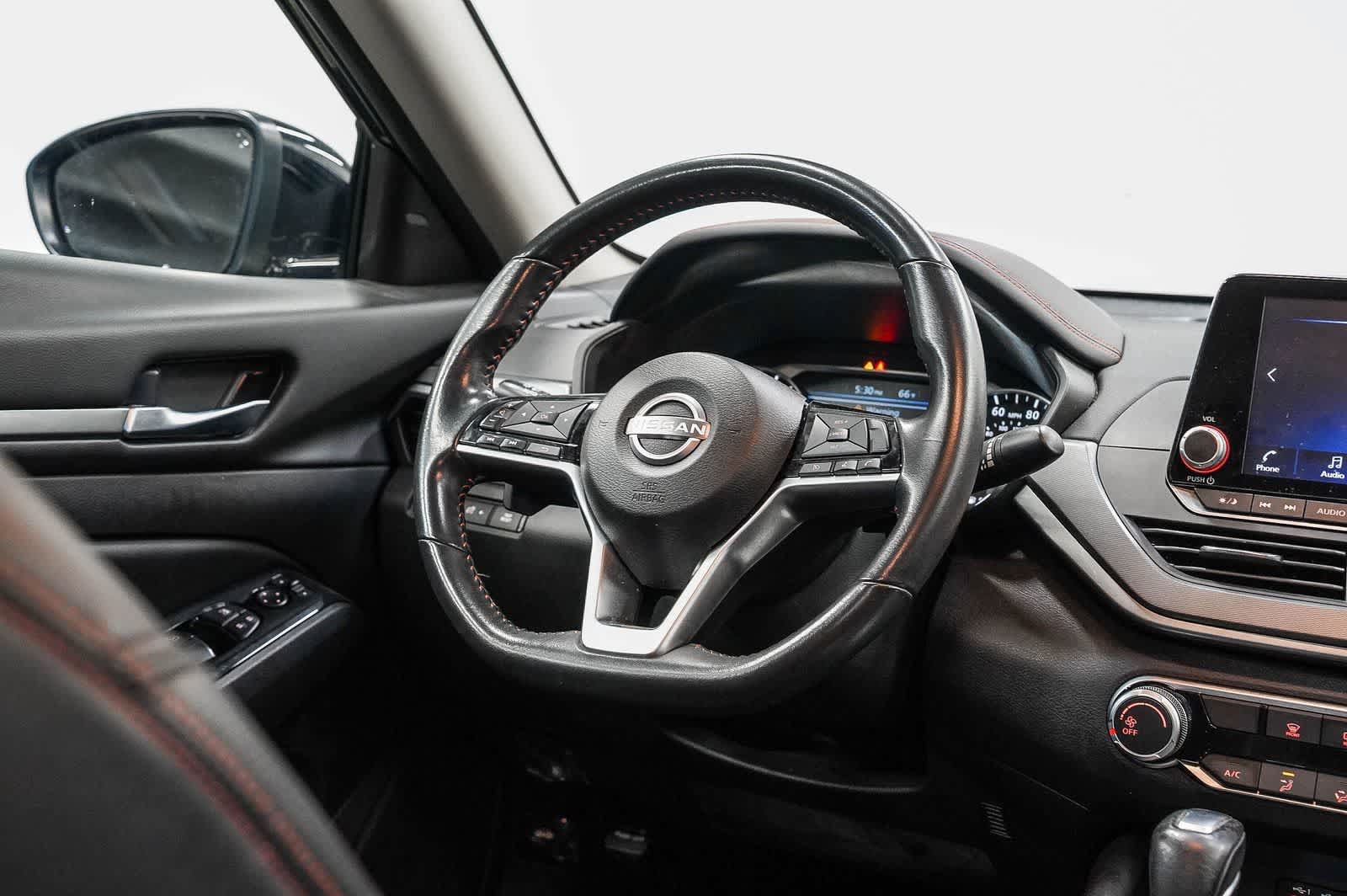 Used 2024 Nissan Altima 2.5 SR FWD image 15