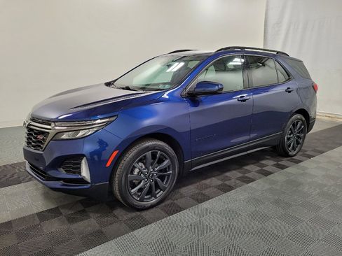 Used 2023 Chevrolet Equinox RS FWD image 2