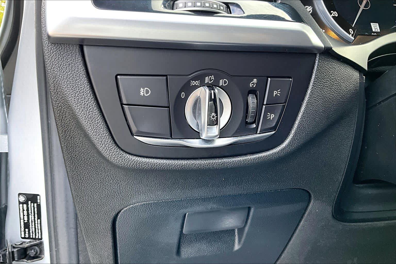 Used 2019 BMW X3 xDrive30i w/ Driving Assistance Package AWD/4WD image 33