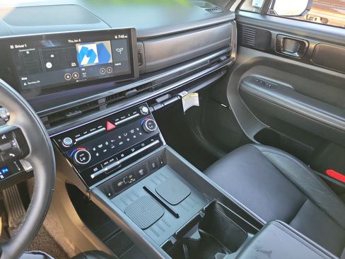 Certified 2025 Hyundai Santa Fe Calligraphy image 16