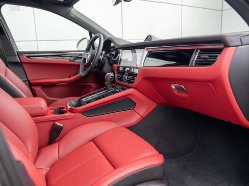 New 2026 Porsche Macan S image 26