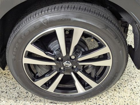 Used 2018 Nissan Kicks SR FWD image 23
