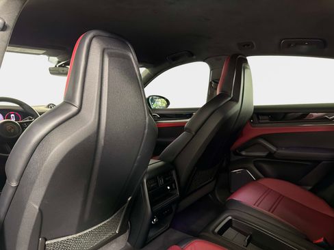 Used 2024 Porsche Cayenne Turbo GT AWD/4WD image 35