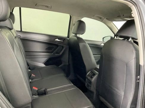 Used 2020 Volkswagen Tiguan SE FWD image 18