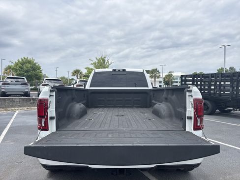 Used 2025 RAM 3500 Laramie AWD/4WD image 32