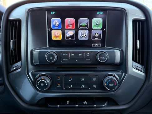 Used 2018 Chevrolet Silverado 1500 LT image 29