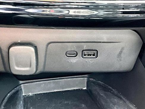 Used 2024 Chevrolet Trax ACTIV w/ Sunroof Package FWD image 26
